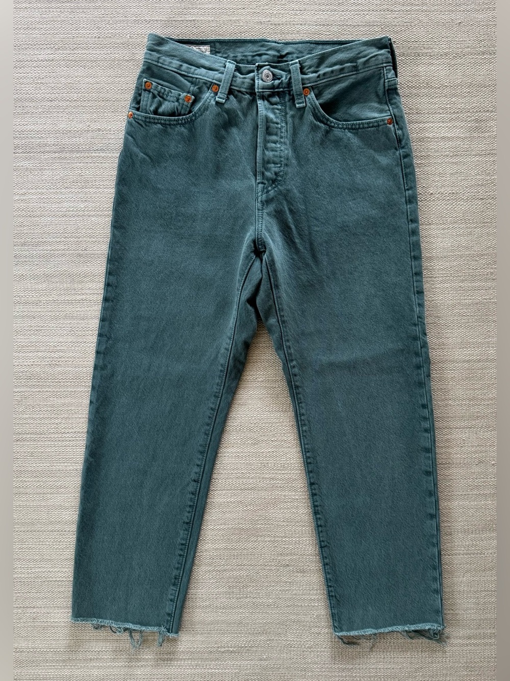 Levi’s 501 Original Crop High Rise Straight Leg Frayed Hem Jeans Women’s 27